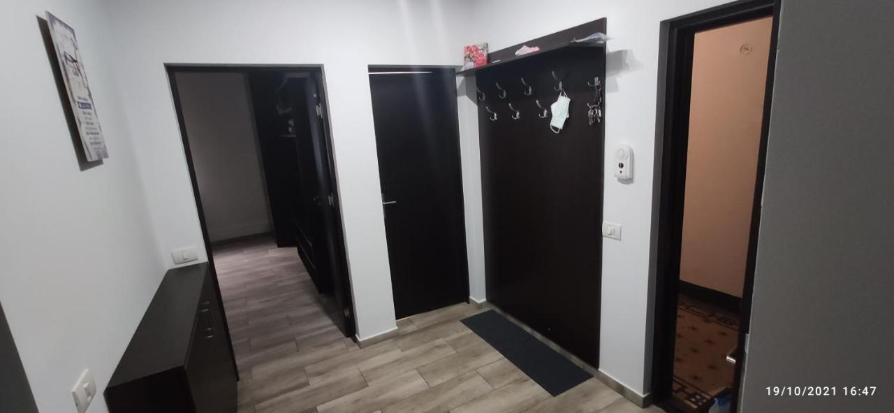 Christie'S 2 Central Apartment Bukarest Kültér fotó